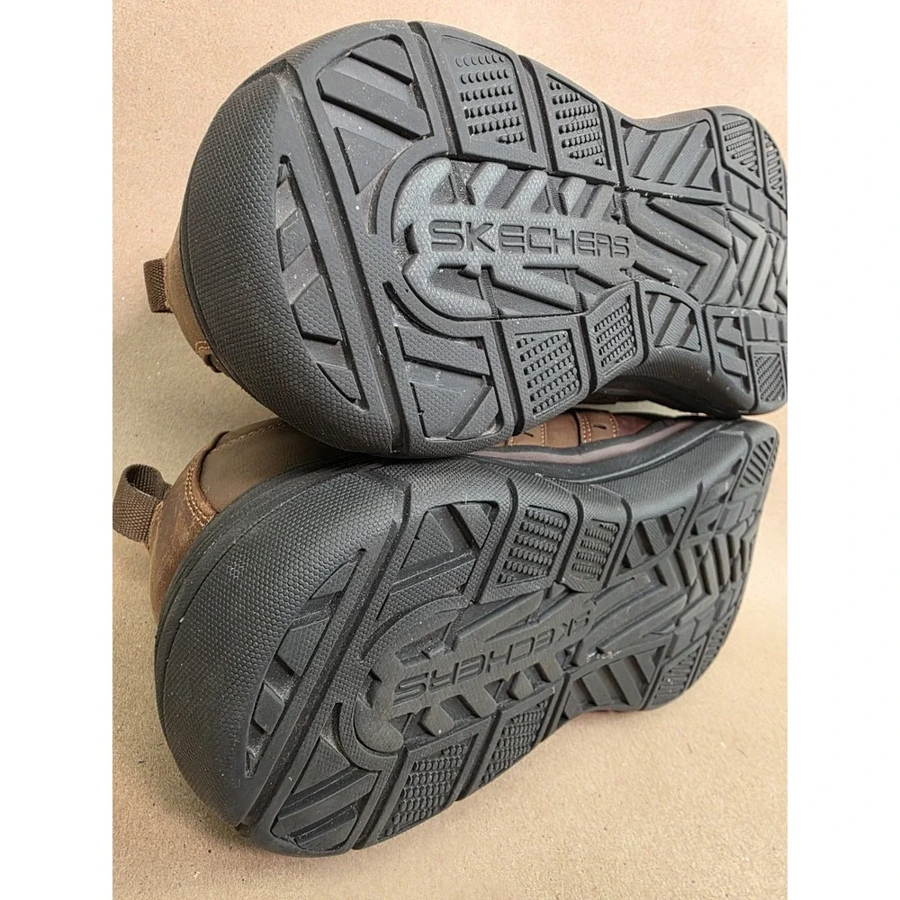 Skechers preowned low